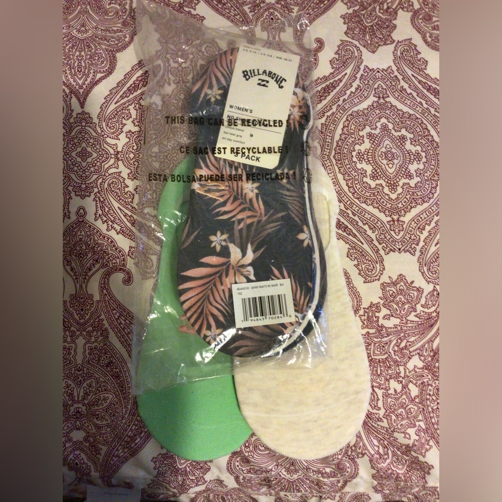 5 Pair Billabong Women’s No Show Socks